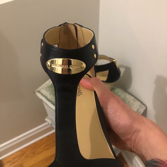 Black and gold wedges - Picture 5 of 7